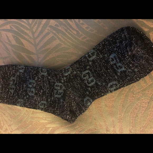 Gucci Red and Green Striped w/ Classic Bee symbol - Picture 10 of 14